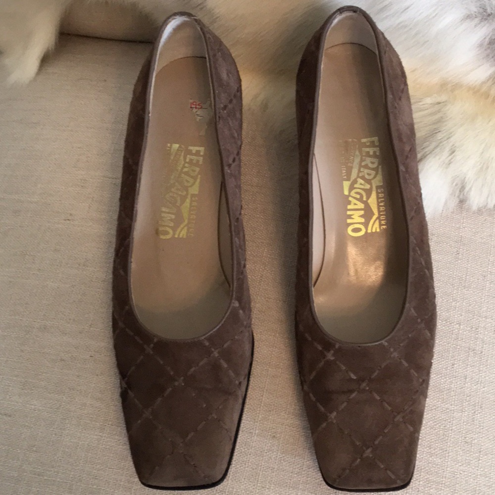 Vintage FERRAGAMO Suede Pumps Sz 8.5C